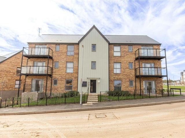 Flat for sale in Berwick Green, Catbrain