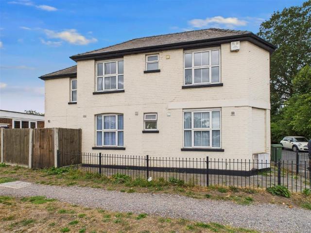 Flat for sale in Blackhills, Surrey