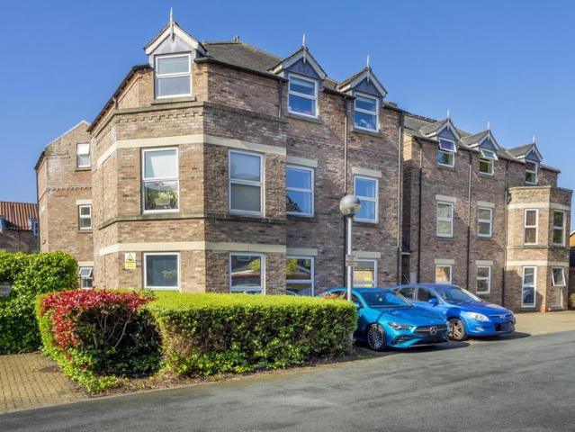 Flat for sale in High Field, York