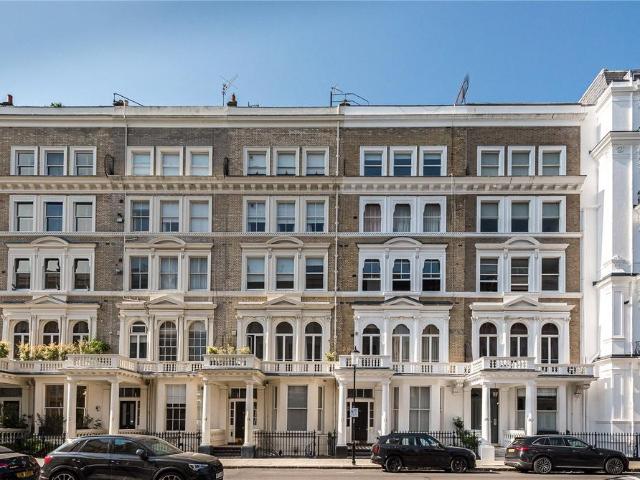 Flat for sale in South Kensington, Greater London