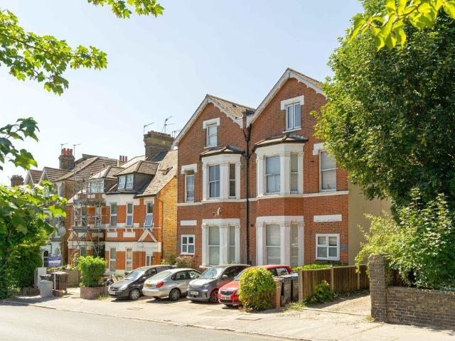 Flat for sale in London Borough of Croydon, Greater London