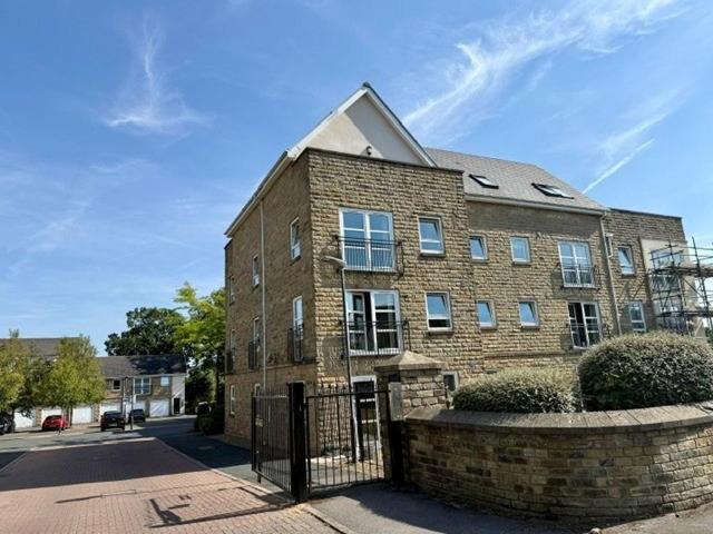 Flat for sale in Savile Park, West Yorkshire