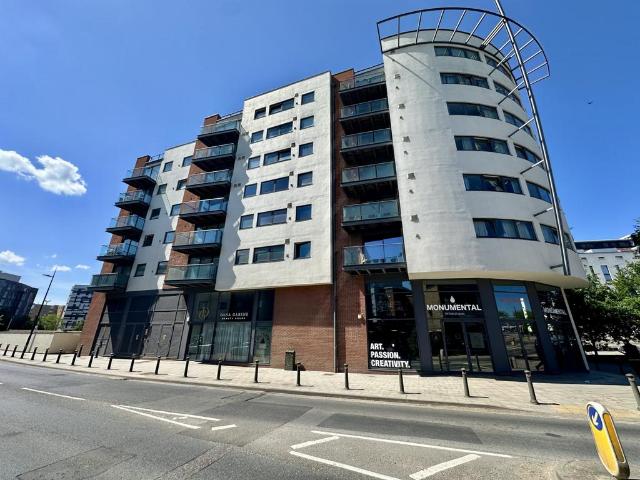Flat for sale in Key Street, Suffolk
