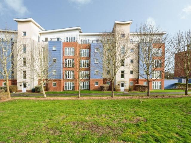 Flat for sale in Helford, Hampshire
