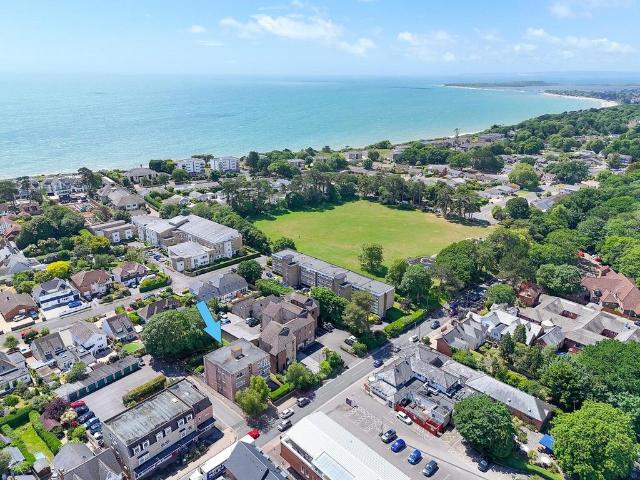 Flat for sale in Highcliffe