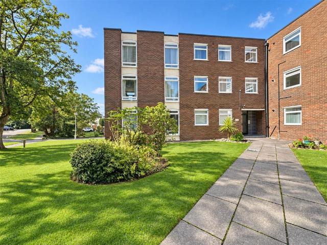 Flat for sale in Claughton, Oxton