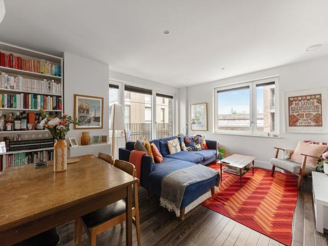 Flat for sale in London Borough of Lewisham, New Cross