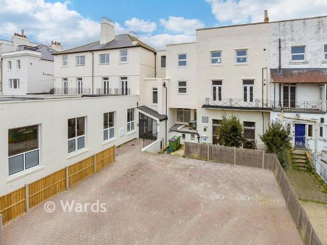 Flat for sale in Folkestone