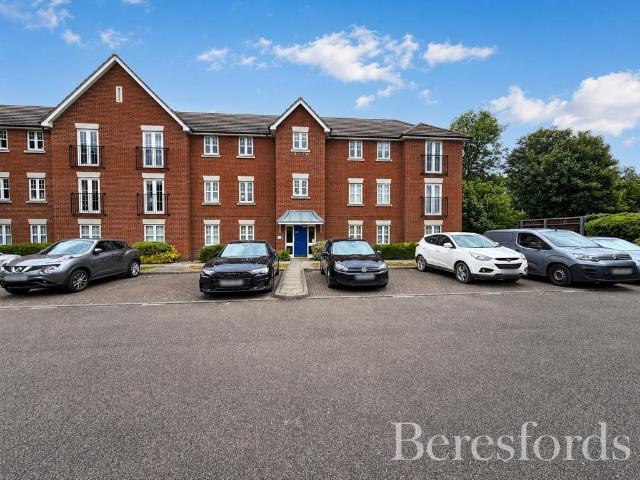 Flat for sale in Hornchurch, Greater London