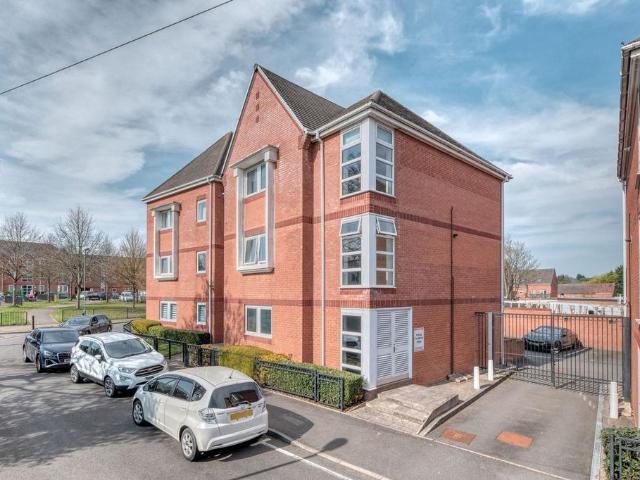 Flat for sale in Turves Green, West Midlands