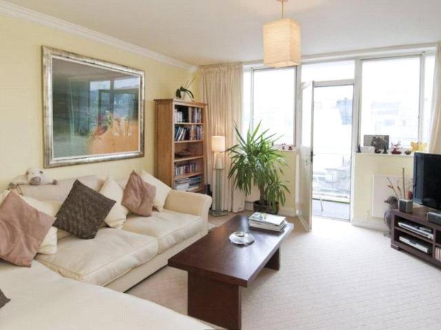 Flat for sale in East Marylebone, Marylebone