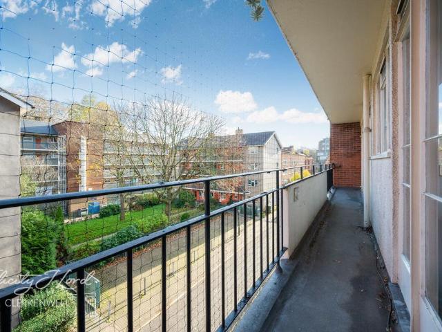 Flat for sale in King's Cross, Greater London