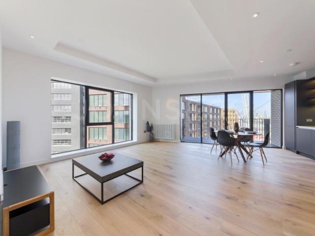 Flat for sale in Blackwall, Greater London