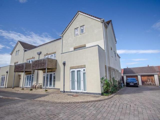 Flat for sale in Kingswood, South Gloucestershire