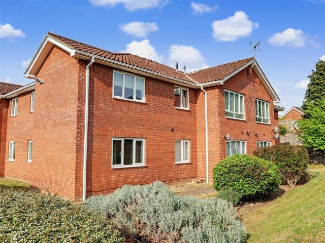 Flat for sale in Crostwick, Norfolk