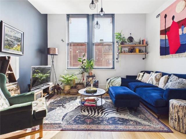 Flat for sale in Feckenham, City Of Bristol