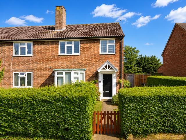 Flat for sale in Five Acres, Hertfordshire