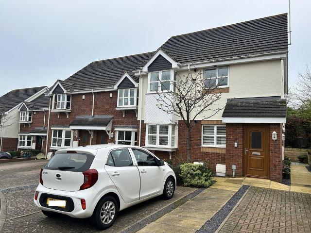 Flat for sale in Colwyn Bay, Wales