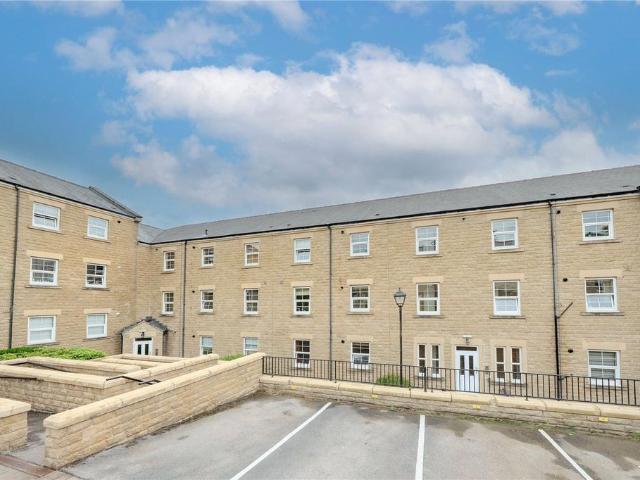 Flat for sale in Roundhay, West Yorkshire