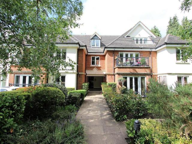 Flat for sale in Red Hill, Surrey