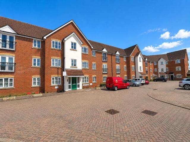 Flat for sale in Fordham Heath, Essex
