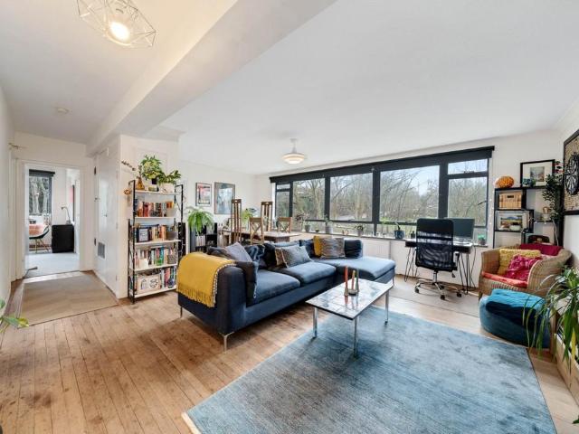 Flat for sale in Greater London