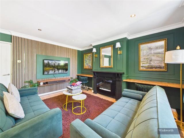 Flat for sale in Wealdstone, Greater London