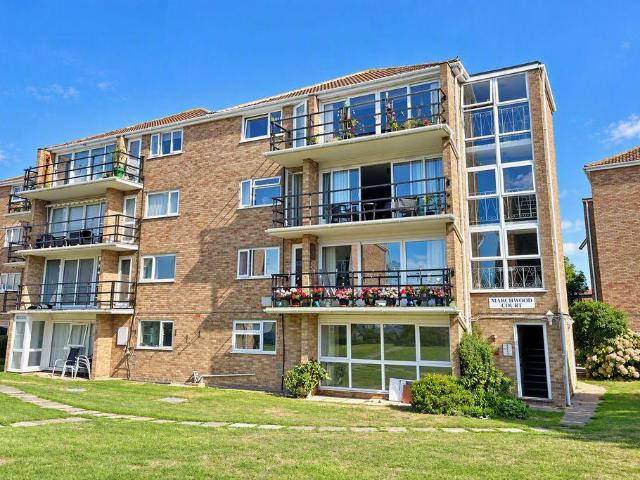 Flat for sale in Privett, Gosport