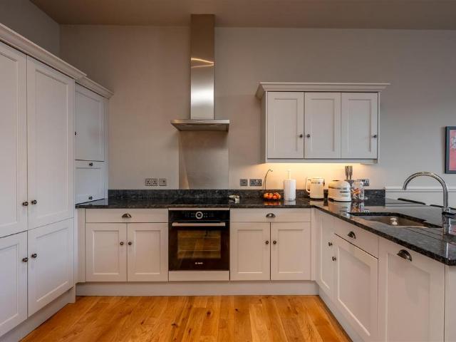 Flat for sale in Foss Islands, High Field
