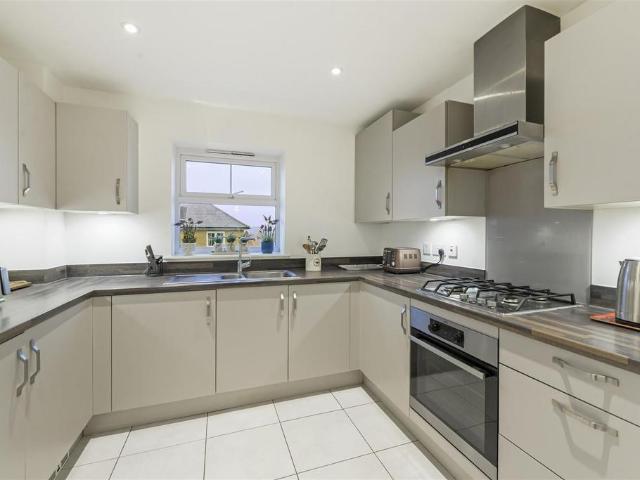 Flat for sale in Allington, Midway