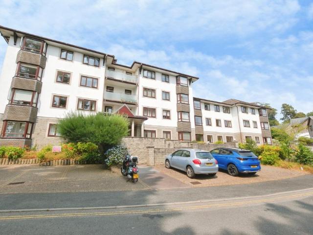 Flat for sale in Trelander, Penweathers