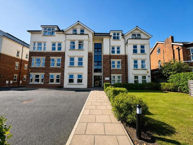Flat for sale in Southport, Sefton