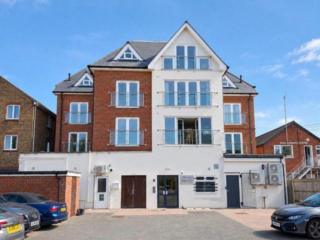 Flat for sale in Tricketts Cross, Ferndown