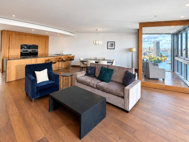 Flat for sale in London Borough of Lambeth, Greater London
