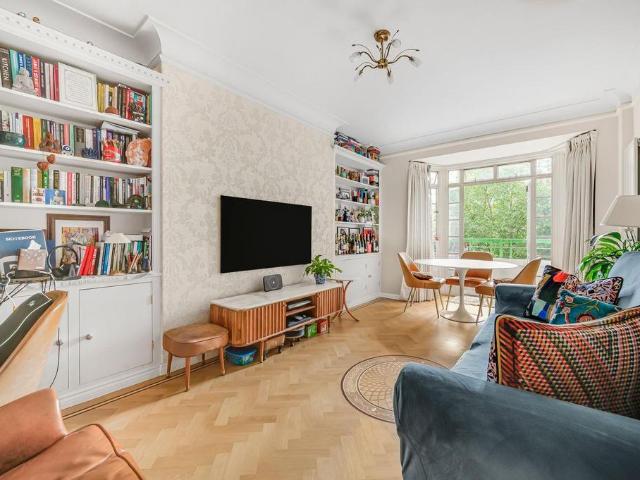 Flat for sale in Marylebone, Greater London