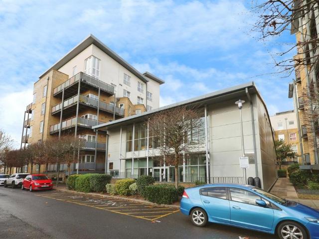 Flat for sale in Holywell Estate, North Watford