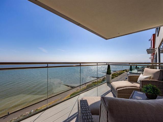 Flat for sale in Alton Barnes, Essex