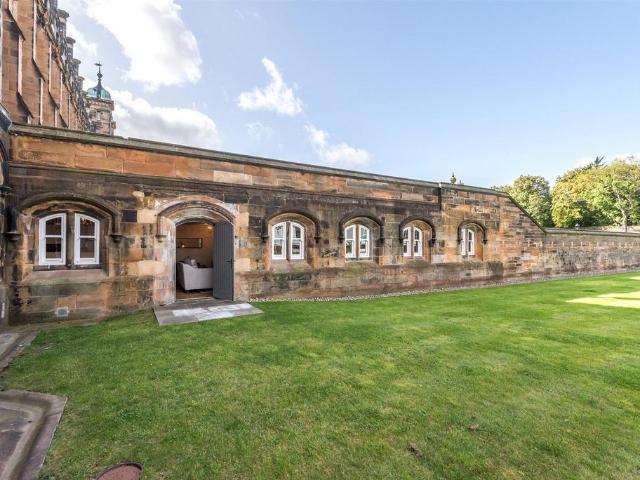 Flat for sale in Haymarket, Scotland