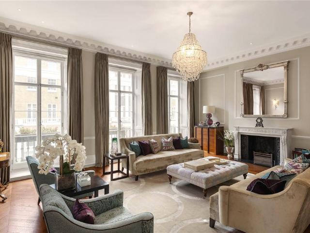 Flat for sale in Belgravia, Greater London