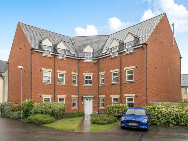 Flat for sale in Pamington, Gloucestershire
