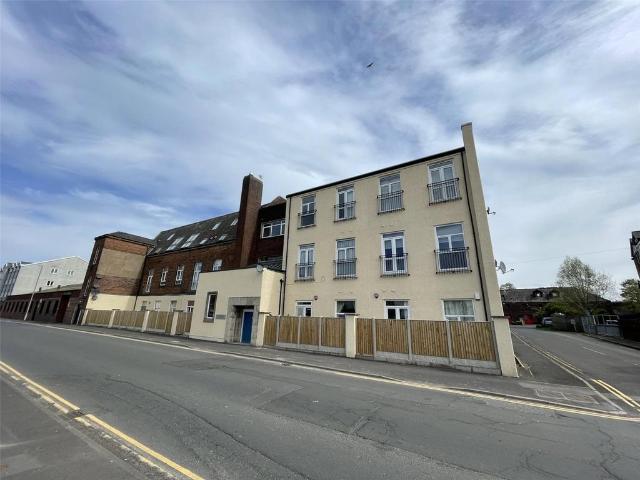Flat for sale in Willow Holme