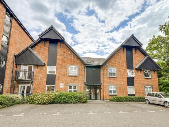 Flat for sale in Leighton-Linslade, Linslade