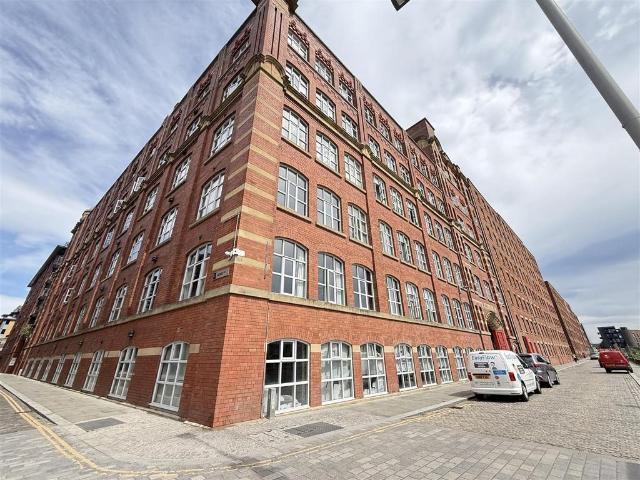 Flat for sale in Georgia, Greater Manchester