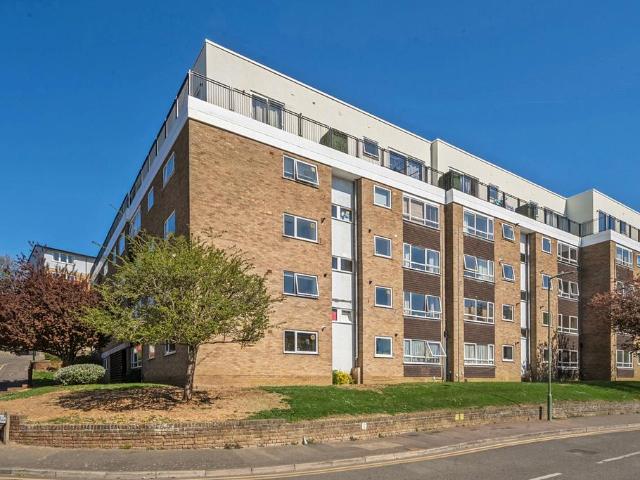 Flat for sale in Batchworth