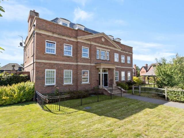 Flat for sale in Cross In Hand, East Sussex