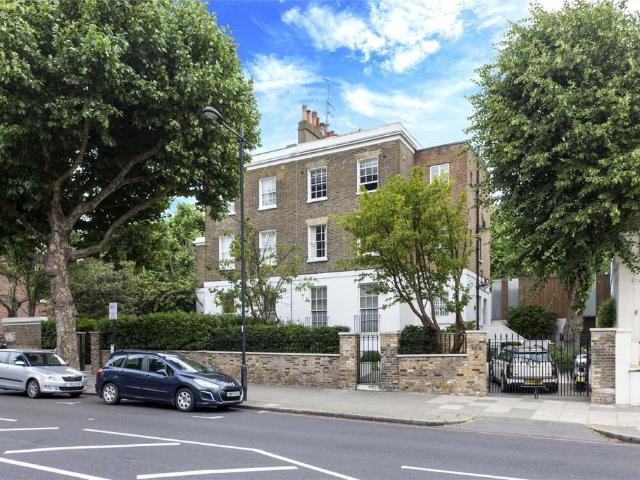 Flat for sale in St. John's Wood, Greater London