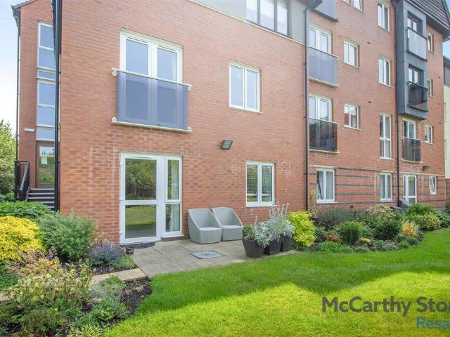 Flat for sale in Meols Cop, Southport