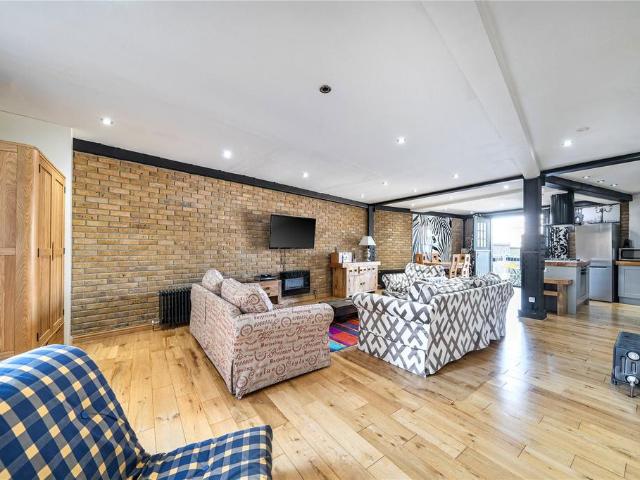 Flat for sale in The Borough, Isle Of Man