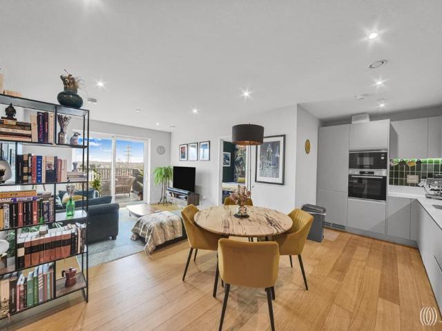 Flat for sale in Tottenham Hale, Greater London