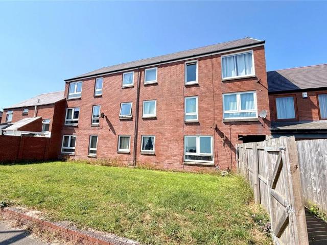 Flat for sale in Whitley Bay, North Tyneside